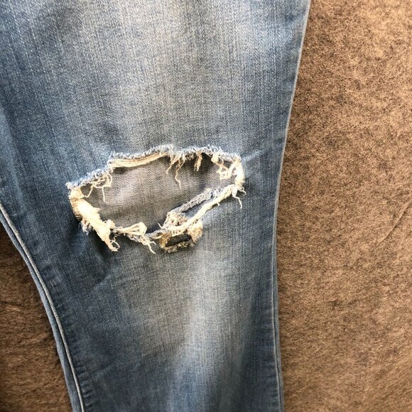 Levi's 726 High Rise Flare Jean Womens 32 Blue Light Wash Ripped Knee Distressed - Picture 7 of 14